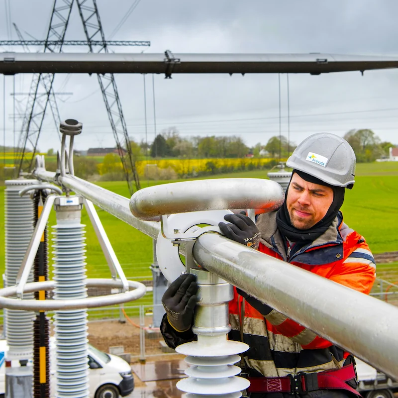 Arbejde på højspændingsanlæg ved Vejle. (Foto: Maria Tuxen Hedegaard/Energinet)